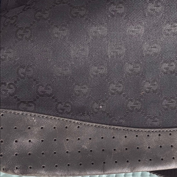 Gucci Black Crossbody Bag with Adjustable Strap - Picture 11 of 12